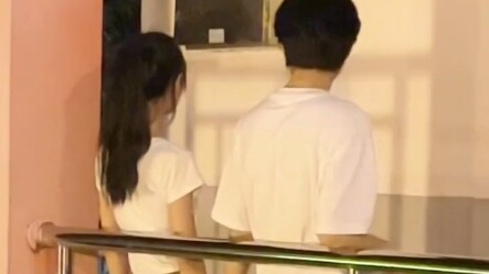 “Lần đầu tiên nắm tay, chắc chắn tim đập thình thịch, tăng tốc”