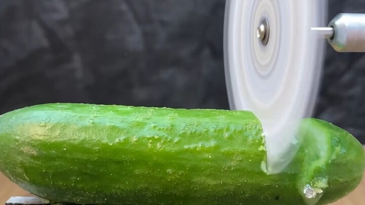 High-speed spiral slicing of cucumbers with various tools—perfect for stress relief