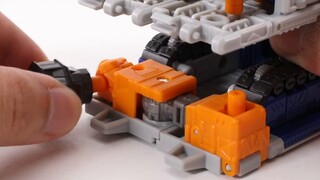 Plug-in Decepticon radio that can be transformed into three base forms! Transformers Battle for Cybe