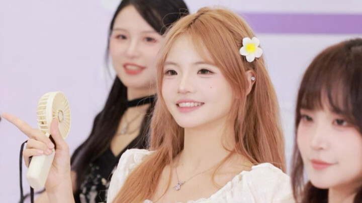 มิสเตอร์ชูที่ยิ้มจนตาหยี