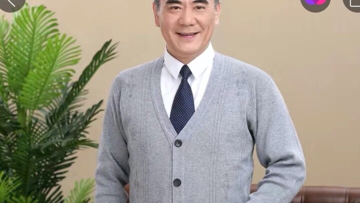 中老年开衫变jk外套，这届年轻人是懂省钱的