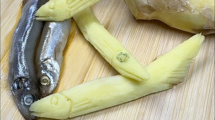 Ginger cos sardines