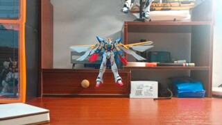 【Stop-motion animation】First time filming the assembly of Gundam