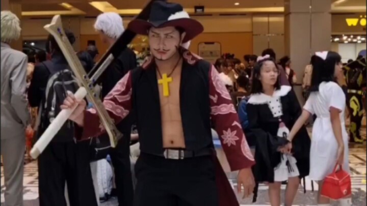 Cosplay Takanome Mihawk IG : @tirex_cos