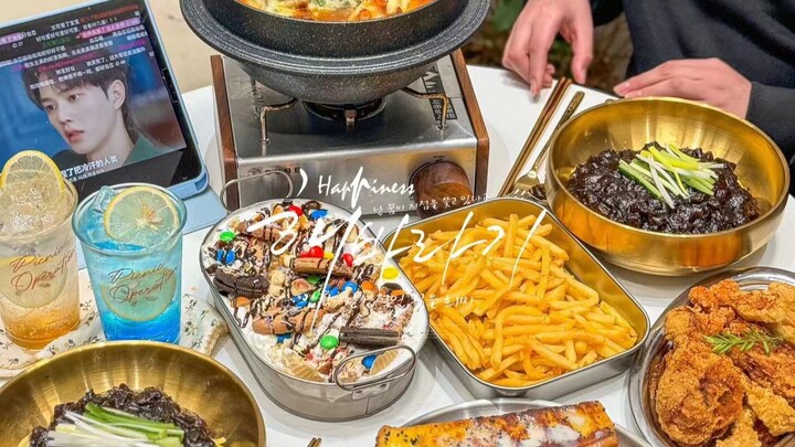 The late-night diner just for my little brother is open again! After evening study, you’ve gotta gra