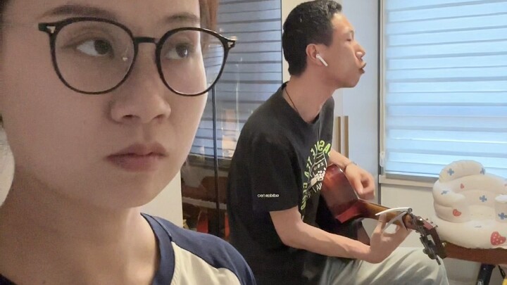Even the photo’s “mom” wouldn’t recognize it—seals end up looking like Chang’e in the pics.