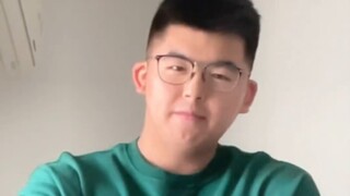 高一弟弟真的超可爱