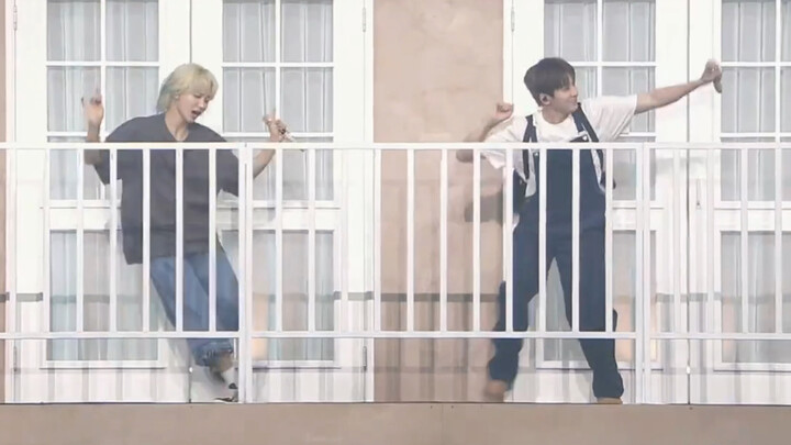 Thỏ Lão Đại vs Mèo Bò Sữa đấu nhảy! Hahaha