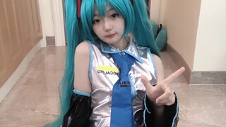 【طالب في المدرسة الثانوية الصغيرة】の笨笨日常hatsune miku cos-live Butterfly step