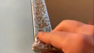 家里铁锈擦不掉？一张锡纸就能搞定！