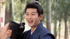 Ren Jialun met Bai Lu and they laughed frequently. They were so happy outside the play. How many tea
