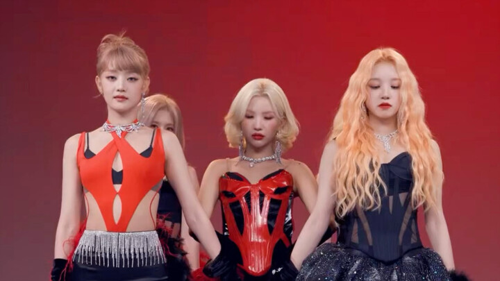 الجزء الثاني من مشاهداتي لفرق الفتيات من الجيل الخامس والسادس: المعركة الحاسمة على قمة الهجوم!