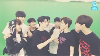 [SUB]펜타곤게릴라콘서트 롯데백화점청량리점 오후1시 많이보러와주세요.!