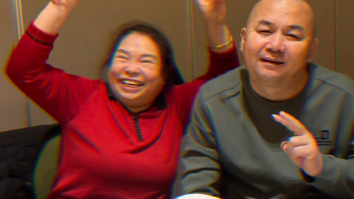 لعبة عائلية دافئة صغيرة