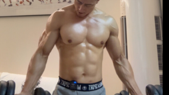 新手哑铃一周力量训练计划