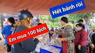 Khách mua 100 bịch bánh tráng trộn nhưng DIVA Cát Thy không bán vì hết bánh
