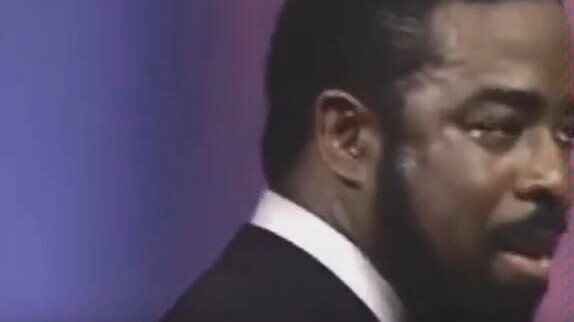 عندما تشعر بأن الحياة صعبة ► تذكّر هذه الكلمات دائمًا! - ليس براون (ترجمة صينية وإنجليزية)