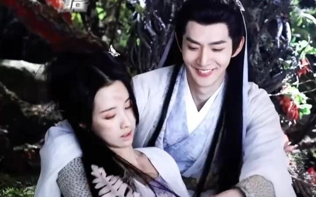 "Long Month Burning Bright" Behind-the-Scenes: Chen Duling and Deng Wei’s Scene-Stealing Leaves!