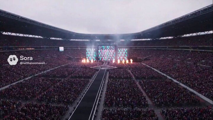 BiliBili Live TV Daytime White Black Cloudy Live Tokyo Japan Arena