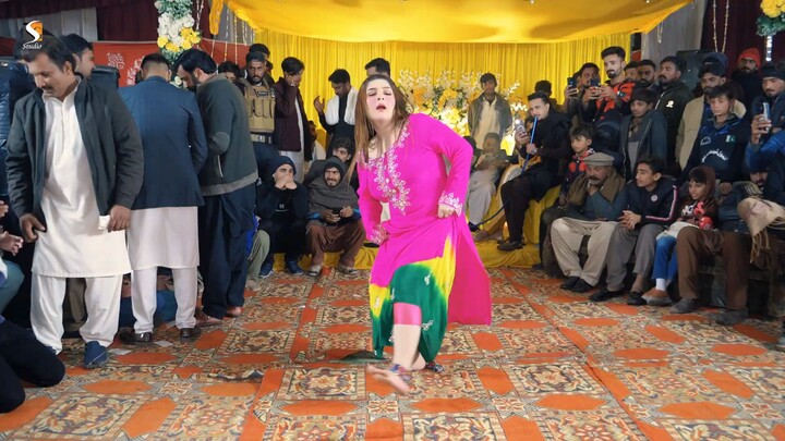 Mere Pairan Di Lachi Lagi _ Chahat Baloch Latest Dance Performance