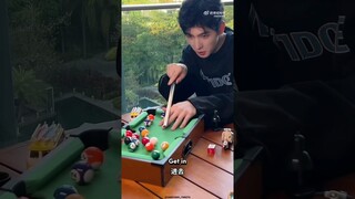 Yang Yang plays mini games🎱🏀 "GO"🤣