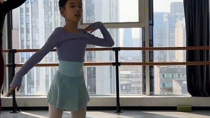 Vlog lớp học ballet của Yijie, lâu rồi không gặp~