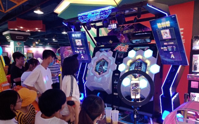 لقطات نادرة لترويض البشر في المناطق المحرمة في وقت مبكر