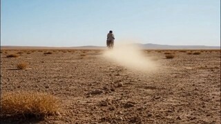 一個男人騎著一頭快驢