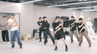 【EXO】EXO《اسمعني》و《كريم صودا》تدريب رقص خلف الكواليس