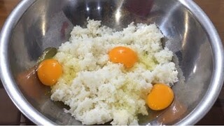 Thử cho trứng sống vào cơm nguội- Nghệ thuật góc bếp