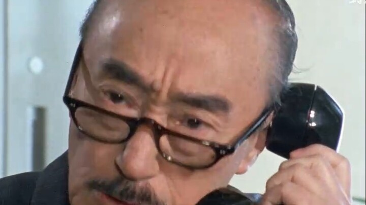 Situasi seperti apa yang menyebabkan tubuh manusia Ultraman tertembak dua kali?