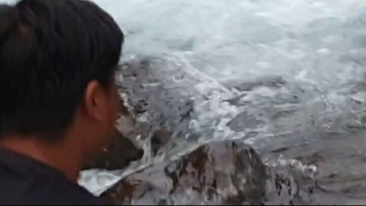 cast net fishing in Nepal | himalayan trout fishing with handmade cast net |