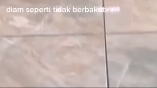 diam seperti tidak berbakat bergerak mengambil berkat (gini amat punya temen)