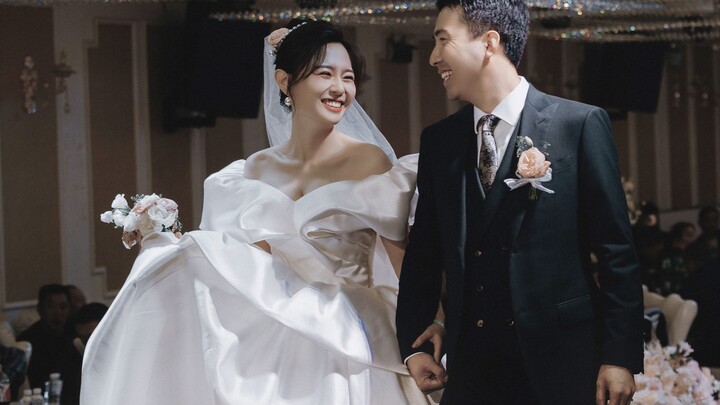 Hi, I'm inviting you to experience our county-town wedding!