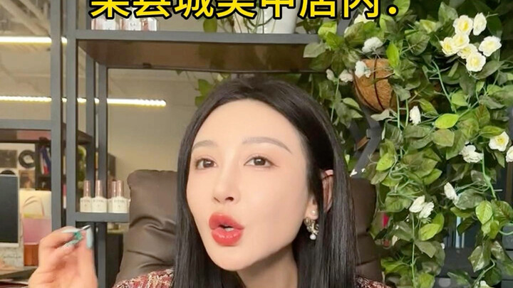 Nhà huấn luyện thú đỉnh cao trong tiệm làm móng