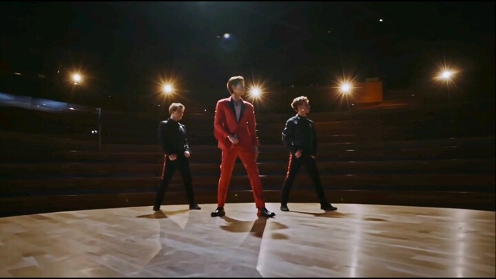 Jung Yunho Rising Sun dance demonstration