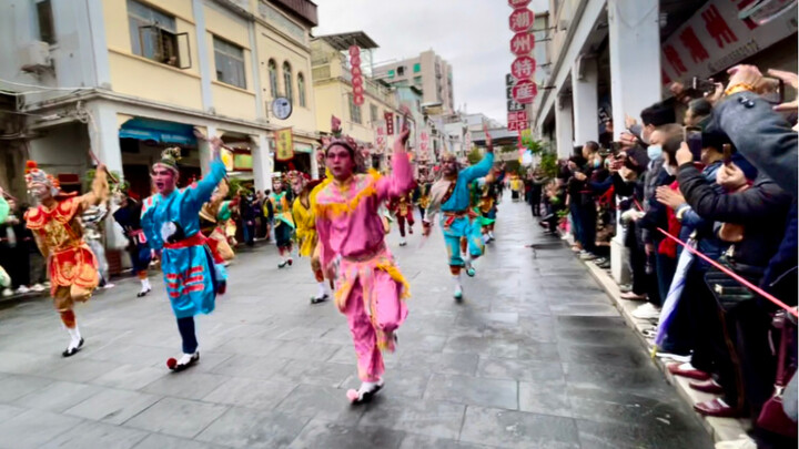 On the 24th day of the first lunar month, the Chaozhou Qinglong Temple Fair was held, and Yingge was