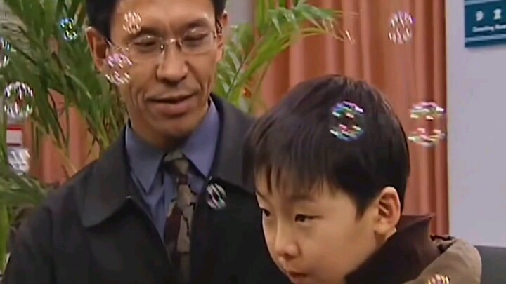 Little boy swallowed soap, doctor turned him into a bubble machine, dad laughed