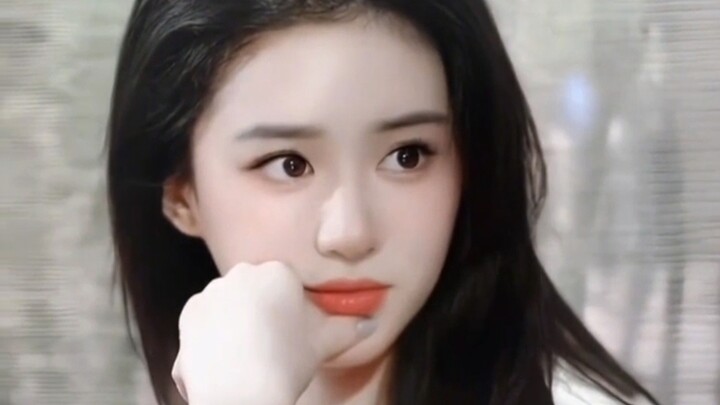 A “one glance for a million years” gift for you all—what an awe-inspiring face!