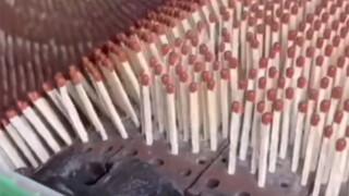 火柴是怎样生产出来了？不过现在都用打火机点火了！