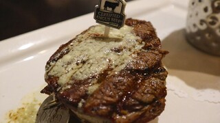 [Houston] Saya menghabiskan $50.000 untuk steak Angus ini