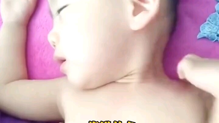 هذا الترتيب المقلوب للجملة يبدو غير مهذب قليلًا! طفل لطيف