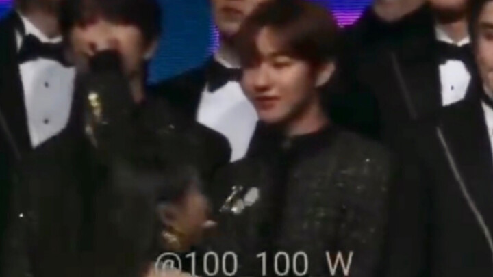 相视一笑！沈小婷和仁俊认识？！