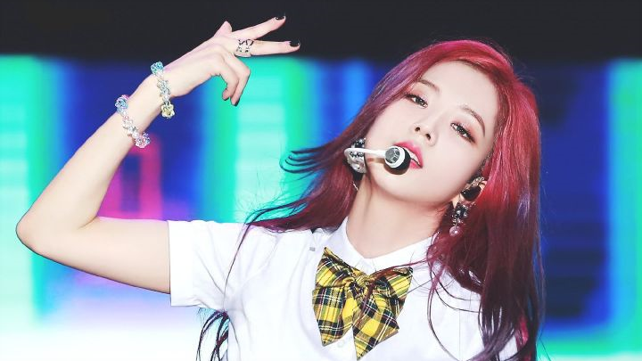 Wait, this isn’t even the main track? Why did BLACKPINK only perform this song once? Crazy Over You 