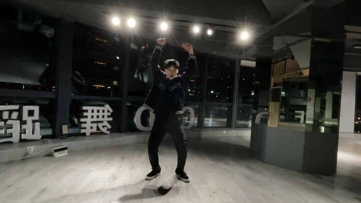 Zhang Yixing's Kuafu chasing the sun dance remake
