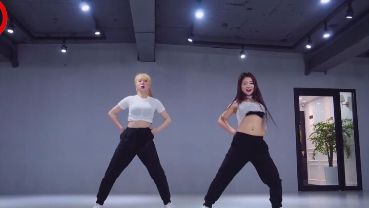 Jazz dance basics combination! ! Hip, head shaking, 🐻. BGM: Motivation-Normani