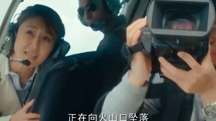 الآخرون يمثلون في الأفلام ليصبحوا مشهورين، لكنه يساهم في خدمة وطنه!