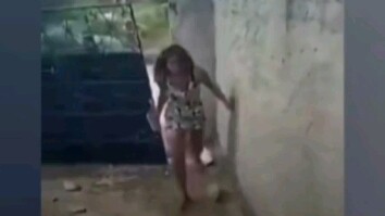 Siapa yang masih berani bilang perempuan terbuat dari air!