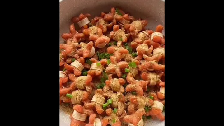 ไส้กรอกผันเส้น