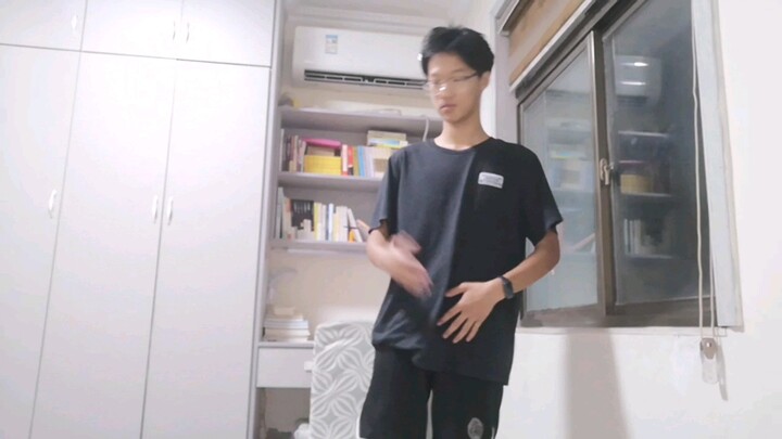 أنا أحمل الراية لصالح المدرسة الثانوية الأولى في مدينة شانغتشيو